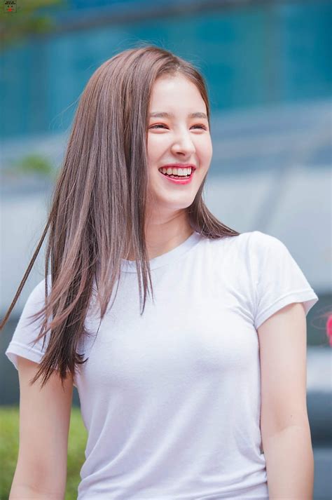 nancy momoland bugil